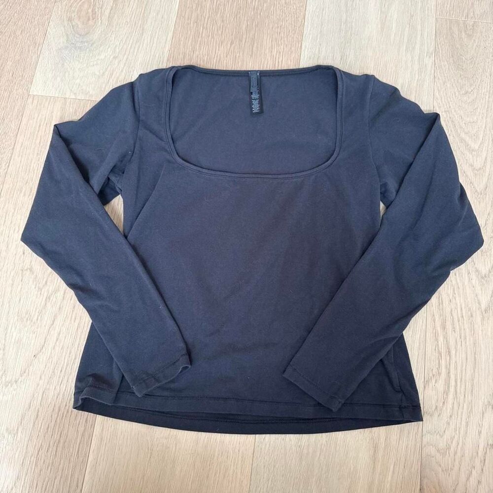 SKIMS Black long sleeve top with square neckline